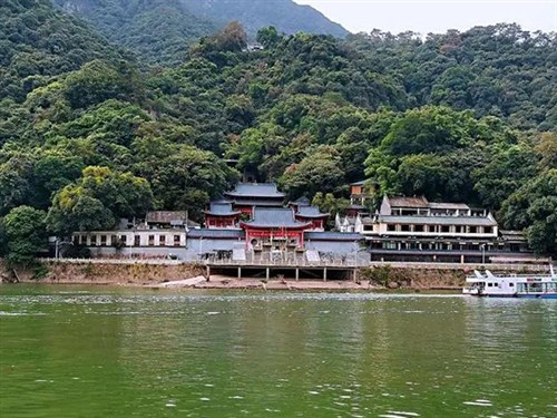 小北江飛來寺